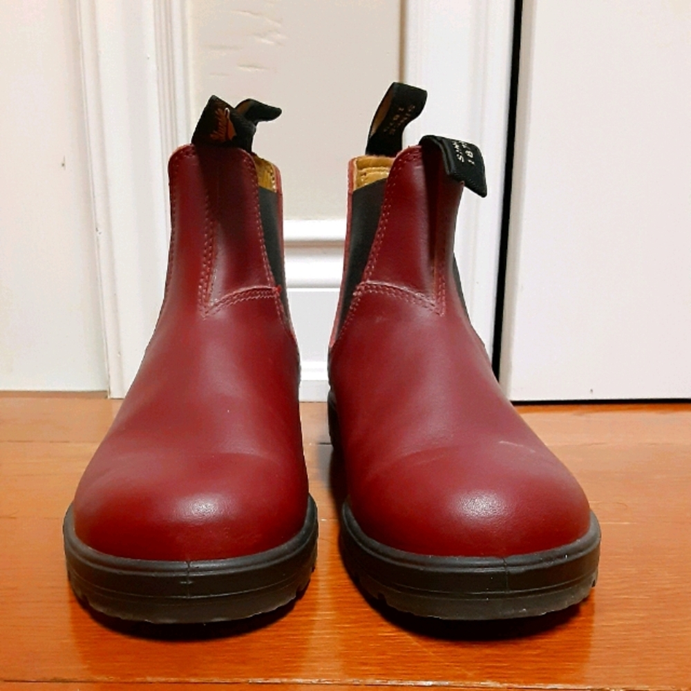 Burgundy Blundstones